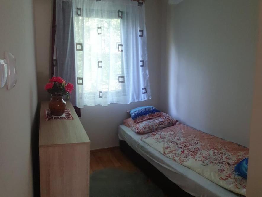 Fuege-Fa-Haz Vasarosnameny - Gergelyiugornya Appartement Buitenkant foto