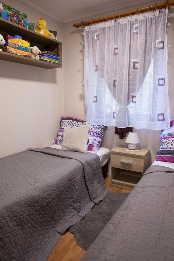 Fuege-Fa-Haz Vasarosnameny - Gergelyiugornya Appartement Buitenkant foto